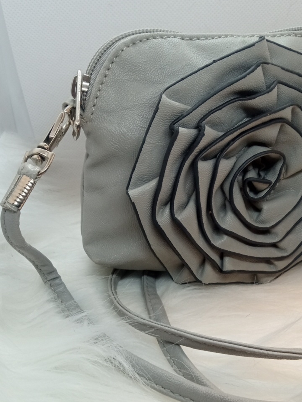 GREY MINI ROSETTE CROSSBODY/CLUTCH - Picture 3 of 7